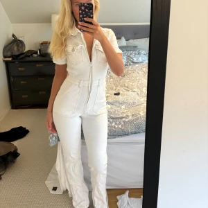 Vit jeansjumpsuit - Så fin🤍 I storlek S