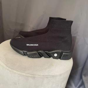 Balenciaga skor Helt nya Hög kvalite Storlek 42 Svart