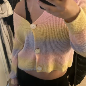 Kofta  - Säljer denna kofta i flera vackra pastellfärger i storlek S inga defekter 💗