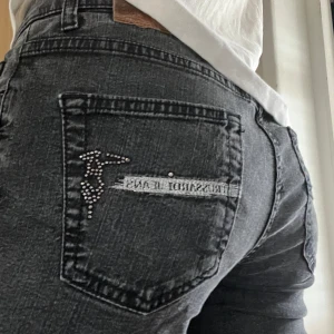Bootcut jeans - Inte mycket använda, långa för mig som är 162