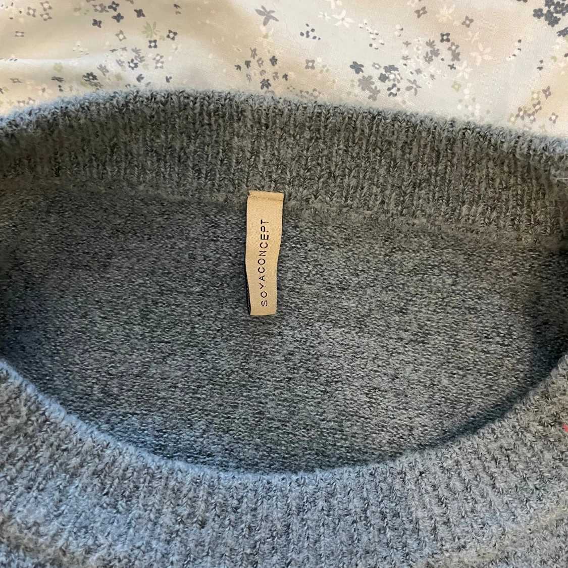 Stickad tröja  - 91