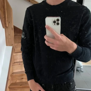 CP Company tröja - Cp Company tröja 9/10 skick Svart Storlek S Nypris 2399kr
