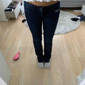 Lågmdijade jeans - Aldrig använts💗💗
