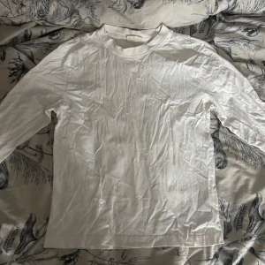 Gina tricot tröja - ‼️stryks innan‼️