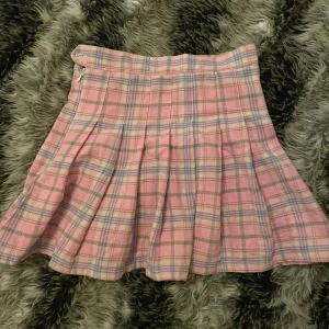 Rosa kjol kawaii - Jätte söt kjol . Säger storlek S men är mer som en xxs-xs