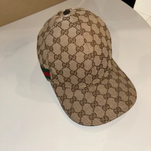 Gucci keps - Säljer min Gucci keps som är i bra skick. Kvitto finns. BVSA