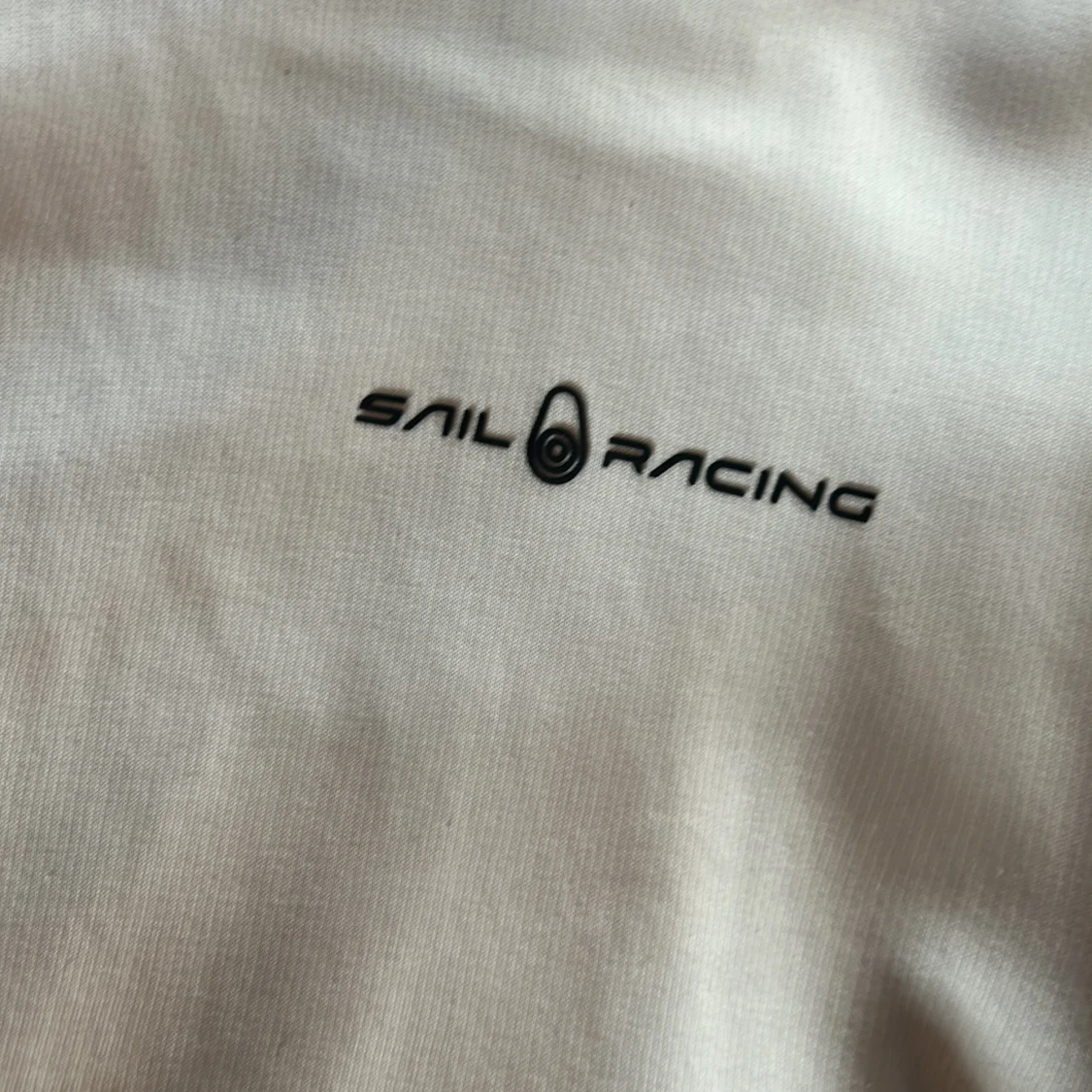 Vit hoodie från Sail Racing - 1