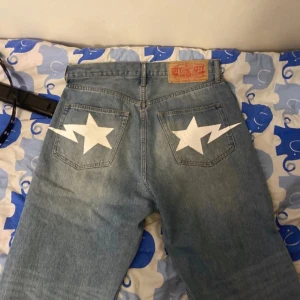 Bape - Säljer dom för dom inte används längre och inte riktigt är min stil längre. Priset kan diskuteras vill helst bara bli av med dom