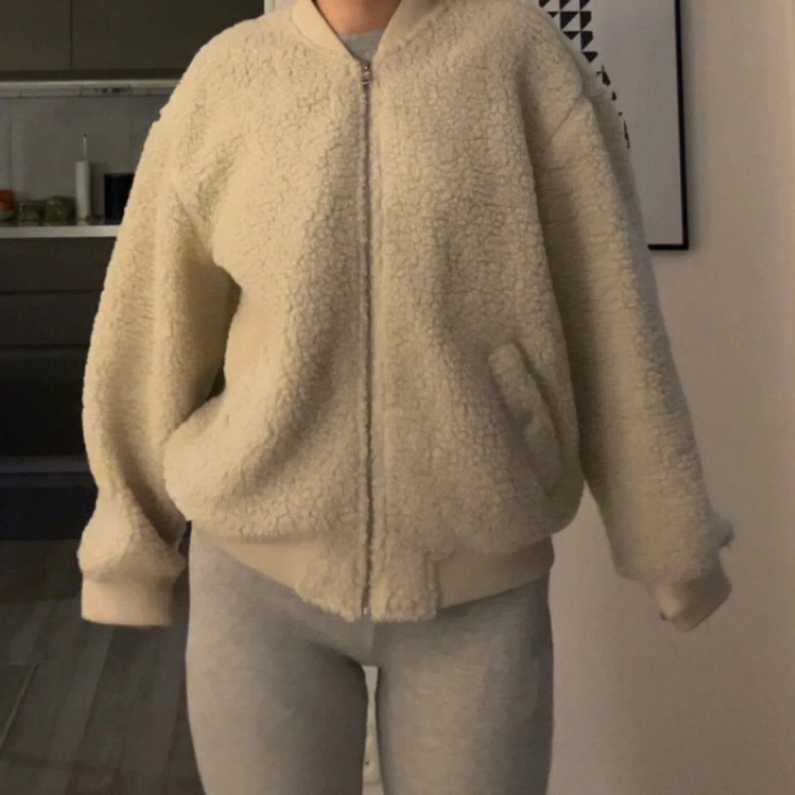 Beige teddyjacka från Lindex - 3