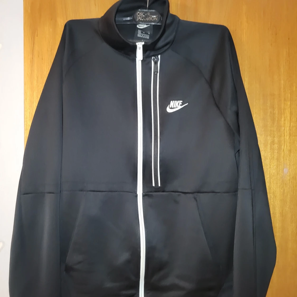 Svart jacka från Nike