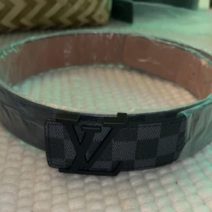 Svart bälte - Säljer ett svart bälte i nyskick och oanvänd