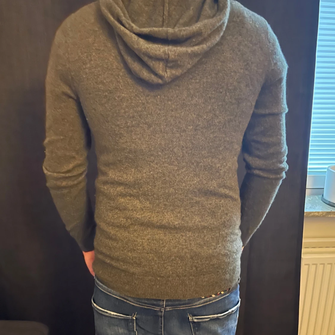 Mörk grön kashmir hoodie ifrån John henric  - 1