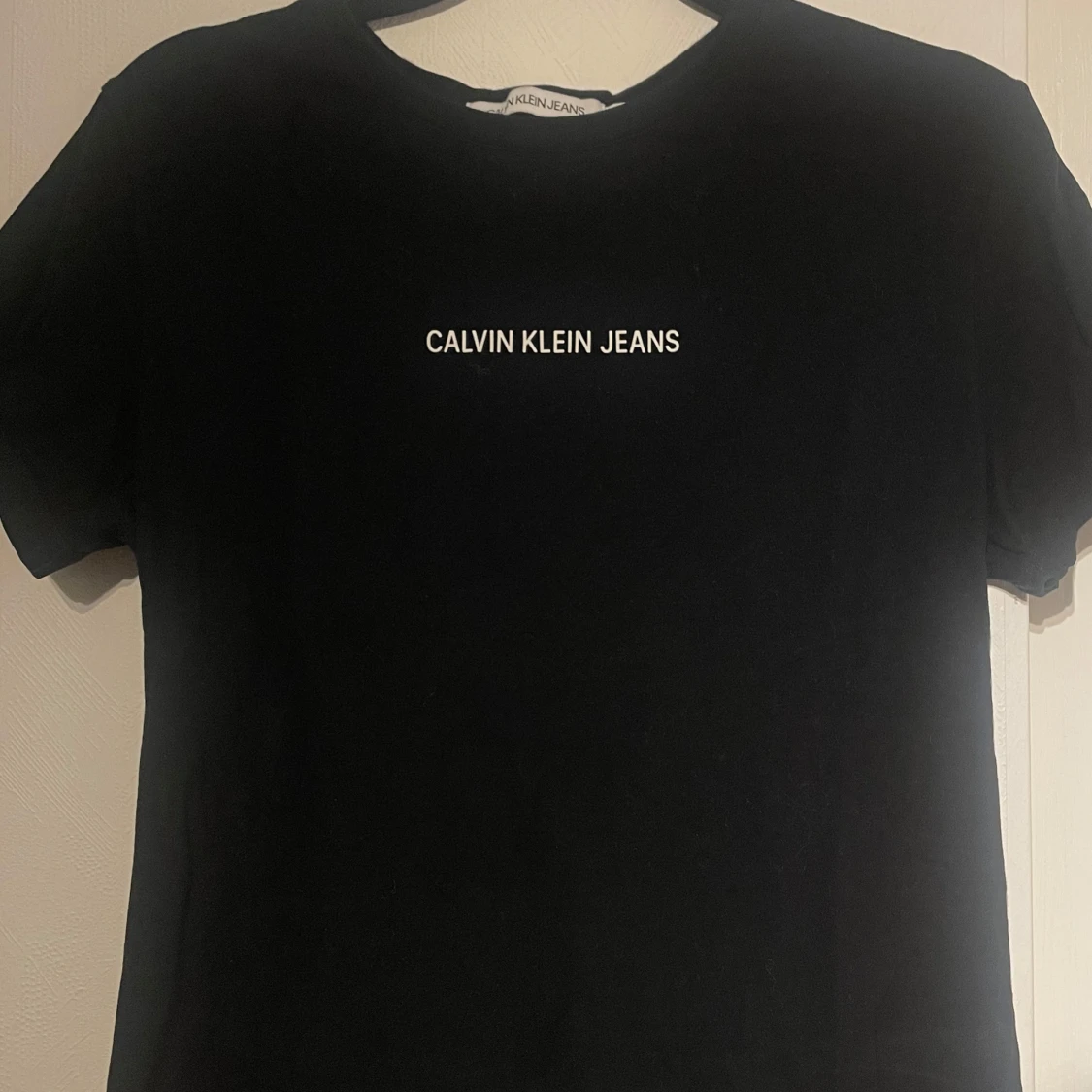 Svart t-shirt från Calvin Klein Jeans