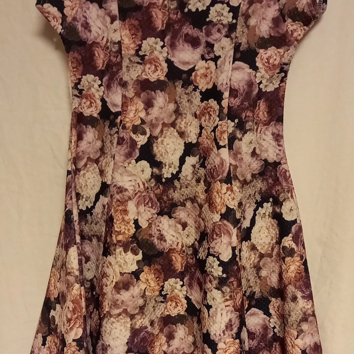 Blommig klänning från Bebe Lonia - 1