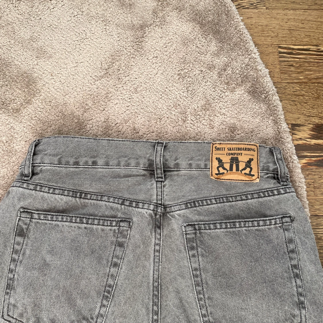 Grå jeans från Sweet SKTBS - 1