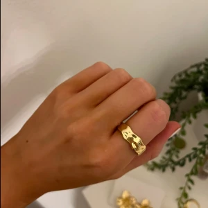Guld rinh - Guldig superfin ring helt ny rostfritt stål 💕💕