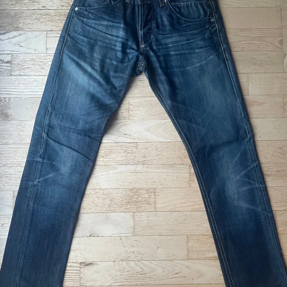 Hej, säljer ett par dondup jeans i storlek w30. Dem är väldigt bra skick. Nypris är ca 3500. Det är bara att höra av sig om frågor.. Jeans & Byxor.