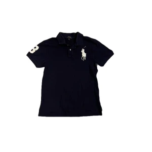 Ralph Lauren Chief Keef Polo - Shooo!! säljer den perfekta polon till din samling😻 Kids XL men sitter som XS-S. Riktigt fet och funkar med det allra mesta🥰 Skriv till mig ifall du har frågor👀