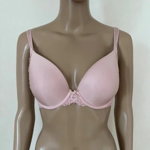 Victorias secret bh rosa med spets storlek 32DD 70E - Inget att anmärka på 