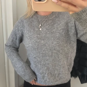stickad tröja  - jätteskön och snygg stickad tröja från zara!❤️