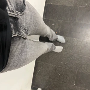 Jeans - Fina Jeans från Vera Moda. Använt några gånger. Bra skick, inga skador. Kom privat för mer info😊
