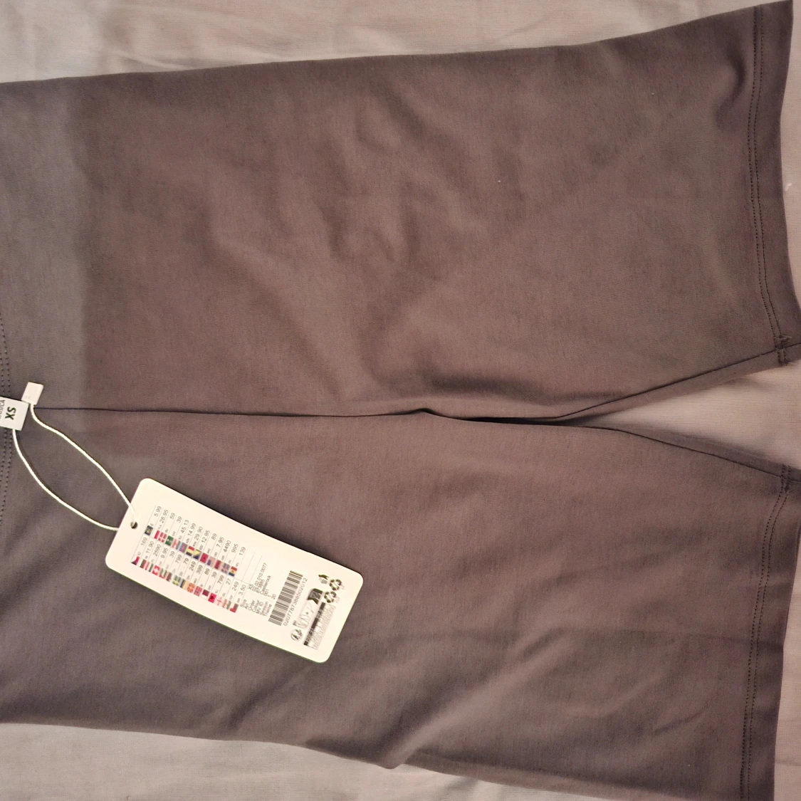 Grå shorts från FB Sister - 91