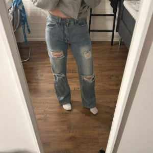 Jeans med hål - Bra skick