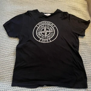 Stone Island Stockholm T-shirt  - En stone Island Stockholm T-shirt 
