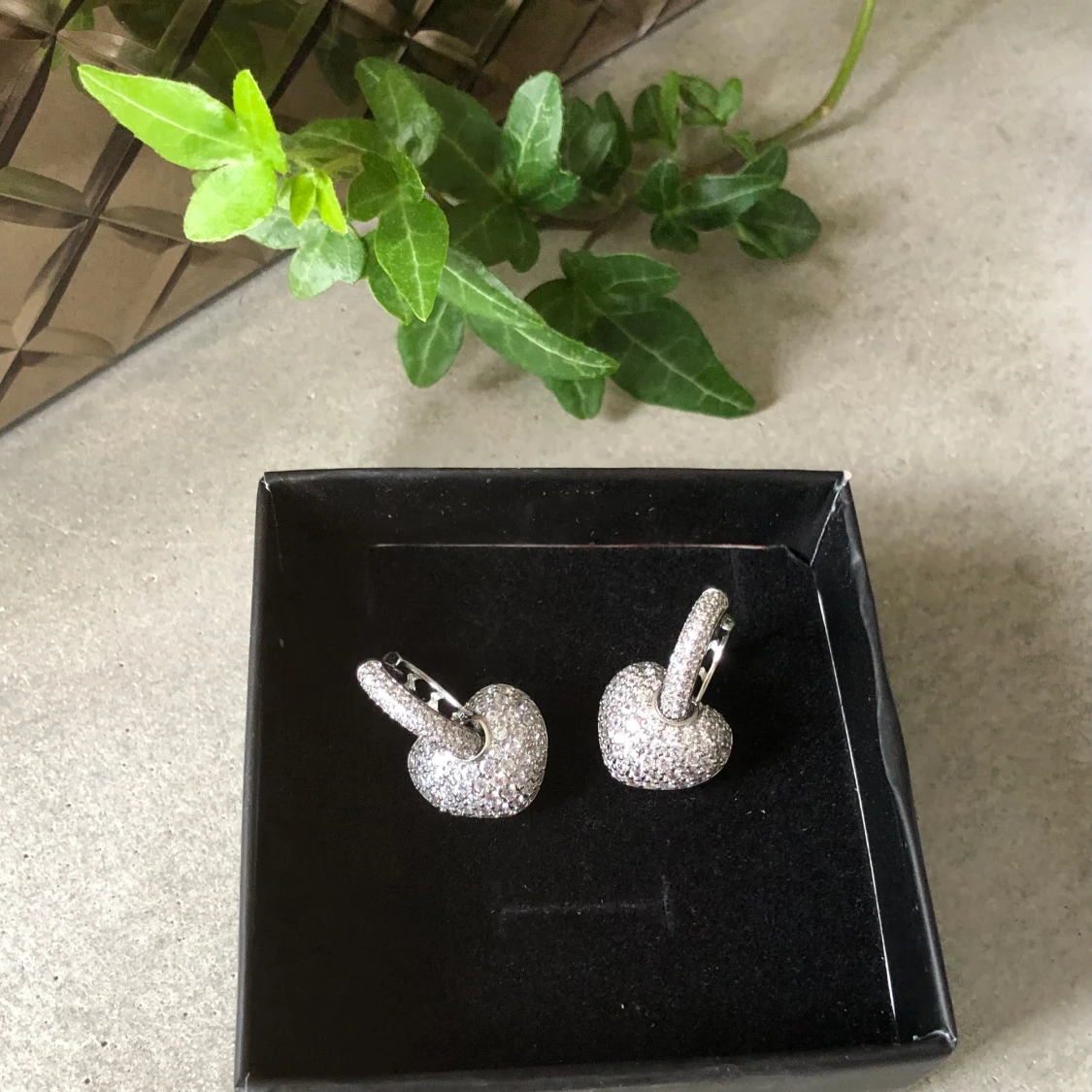 Silverörhängen med kristaller  - 92