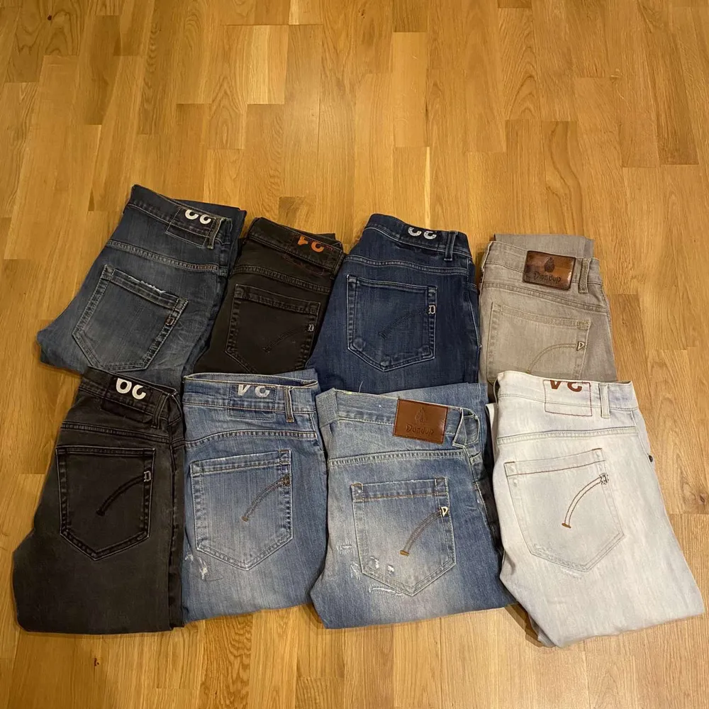 Hej säljer jeans i bra skick skulle säga typ 8/10-10/10! Jeansen är i storlek 28 - 34 i waist! Dom sitter skinny/slim men mer åt skinny hålet!  Det är bara att höra av er om frågor👍 Diskuterar gärna pris🤝 . Jeans & Byxor.