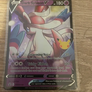 Ett Dark Sylveon v kort från 2021 - Jättebra skick som nytt, kort från 2021