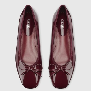 BALLERINASKOR - Vinröda ballerinaskor från cider! Super fina men tyvärr för stora för mig, däremed oanvända💕orginalpris 250 + frakt