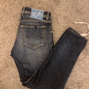 Jacob Cohen  - Jacob Cohen jeans i storlek 29 skick 10/10