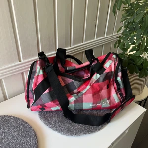 Träningsväska  - Träningsväska. Toppenskick!