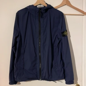Stone island Windbreaker  - Mycket bra skick å najs till hösten