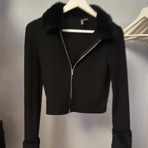 Lång armad kofta - Lång armad tröja me päls