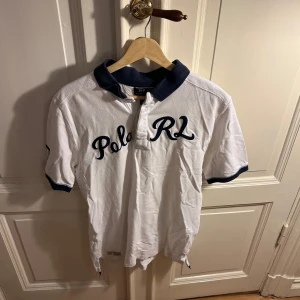 Polo Ralph Lauren piké - Säljer nu denna piké från Ralph Lauren. Storlek S i vuxenstorlek. Bra skick! 