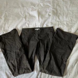 Flare byxor - Så najs med dragkedjor på sidorna. Köpta vintage i Paris 