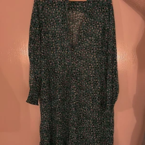Klänning linddx - Klänning Lindex-  mönstrad- stls