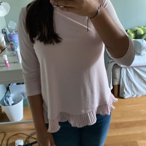 Väldigt fin rosa blus - Fin rosa blus som tyvär är för stor 