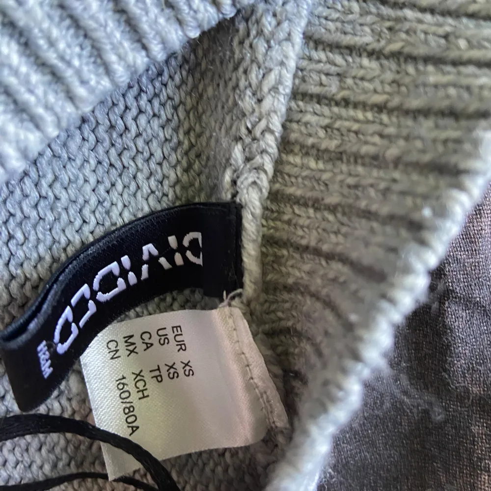 XS Grå H&M Stickad. Neuleet.