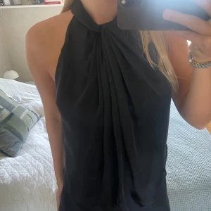 Fest topp - Säljer denna snygga festtopp, knappt använd!