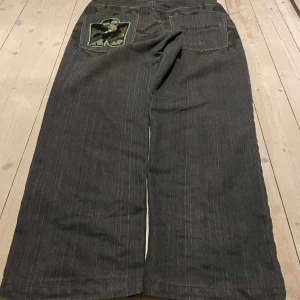 Raw blue jeans - W40,L34. Lite heelbite. Fråga gärna om mått eller fler bilder. Pris går att diskutera lite.