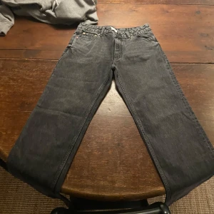Jeans - Jeans från Gina tricot. Helt oanvända och snygga. Inga skador.