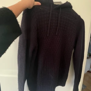 Stickad hoodie - Superfin stickad hoodie😇