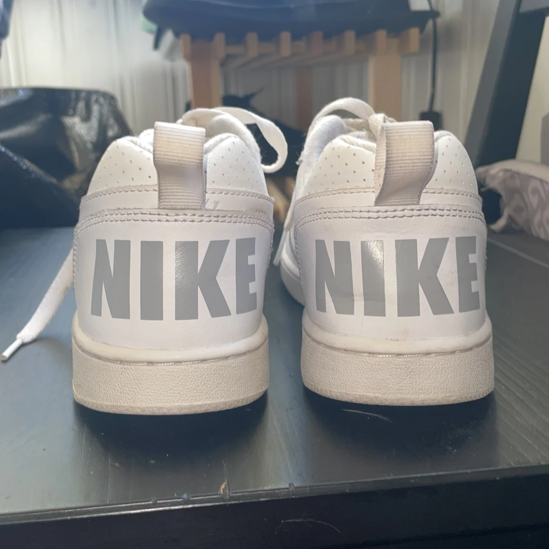 Vita nike skor i storlek 40 - 90