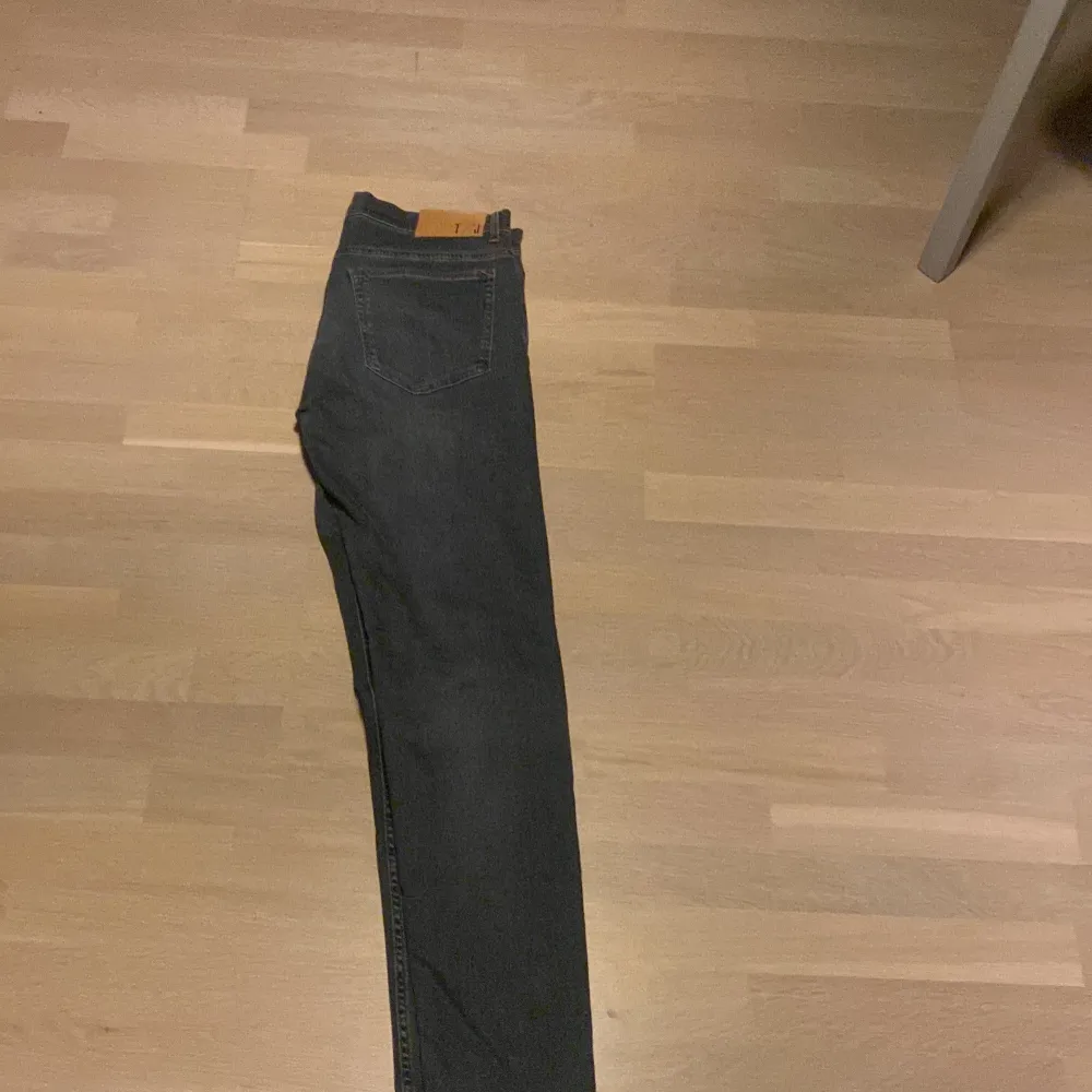 Tjenare säljer ett par riktigt feta tiger of sweden jeans! Storlek W34 L34 Slim Fit skick 10/10. Jeans & Byxor.