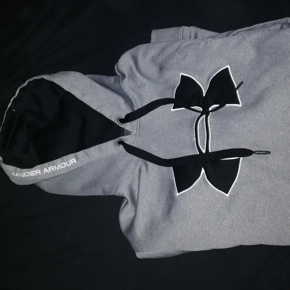 Bra skick storlek S/M. Hoodies.