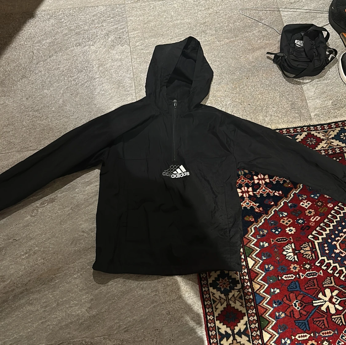 Adidas vind/träningsjacka