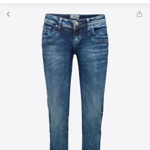ltb jeans - säljer dessa ltb jeans! använt fåtal gånger då dom inte riktigt va något för mig. från about you💗 köpta för 915kr💕 (modell valerie bootcut ”blå”)
